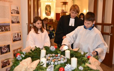 Ádventi gyertyagyújtás a Paksi Evangélikus templomban
